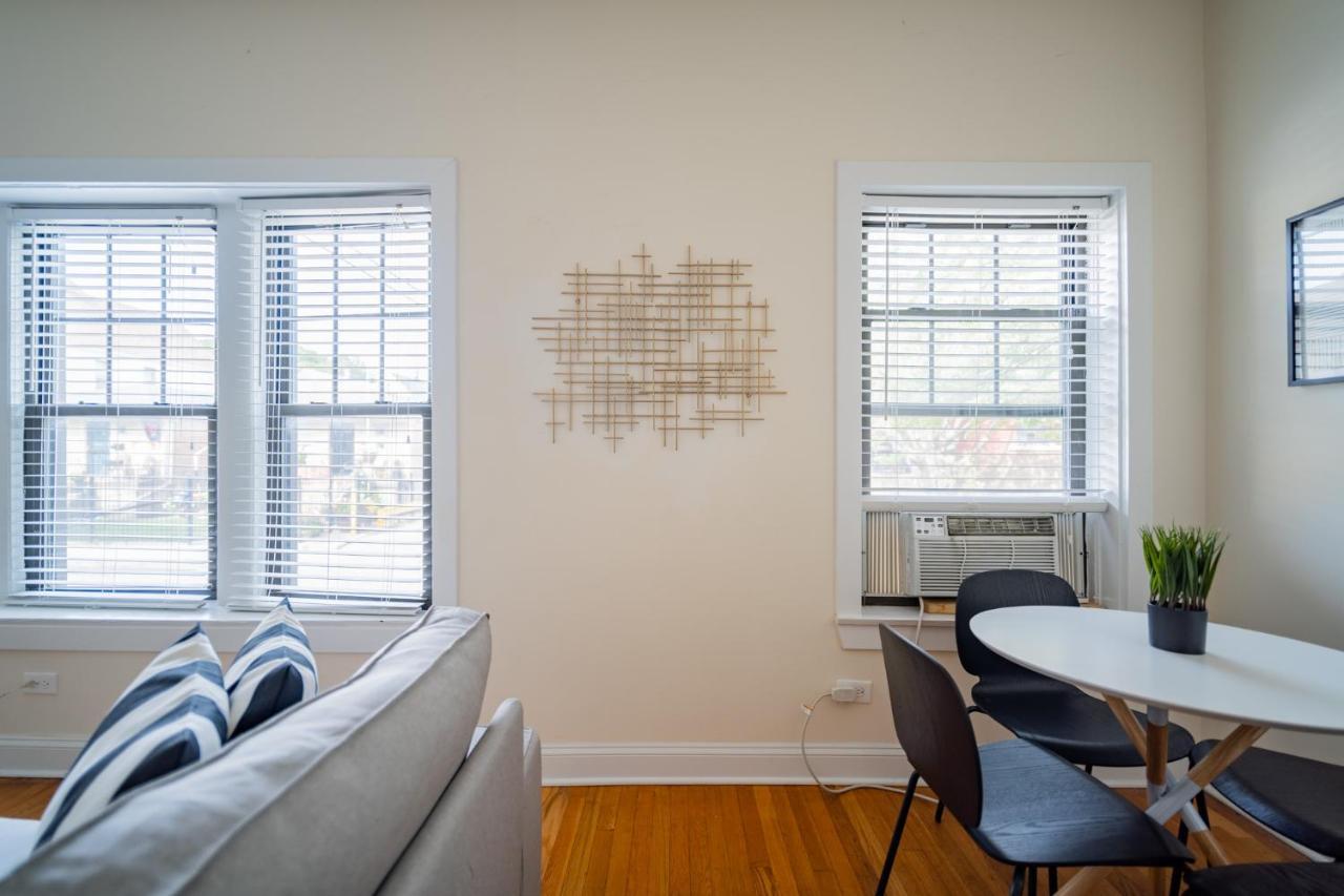 3-Bedroom Gem Apt With In-Unit Laundry - Lawndale 1 & 2 Rep Chicago Kültér fotó