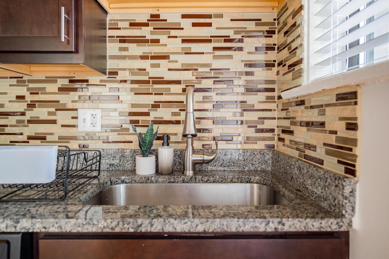 3-Bedroom Gem Apt With In-Unit Laundry - Lawndale 1 & 2 Rep Chicago Kültér fotó